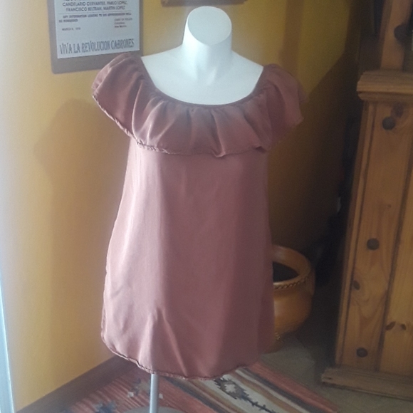 Haute Monde off shoulder dress - Picture 2 of 5